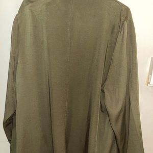 Pretty army green blazer / very comfy / washable